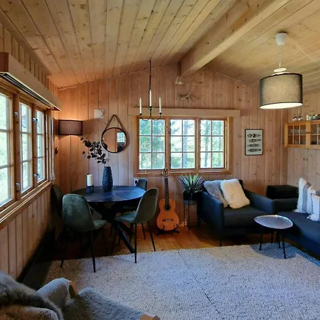 Forest At Branen With Fireplace & Fire Pit Dom wakacyjny *